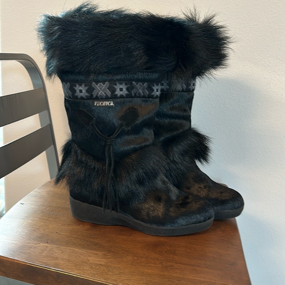 Tecnica ladies size 8.5 goat fur boots